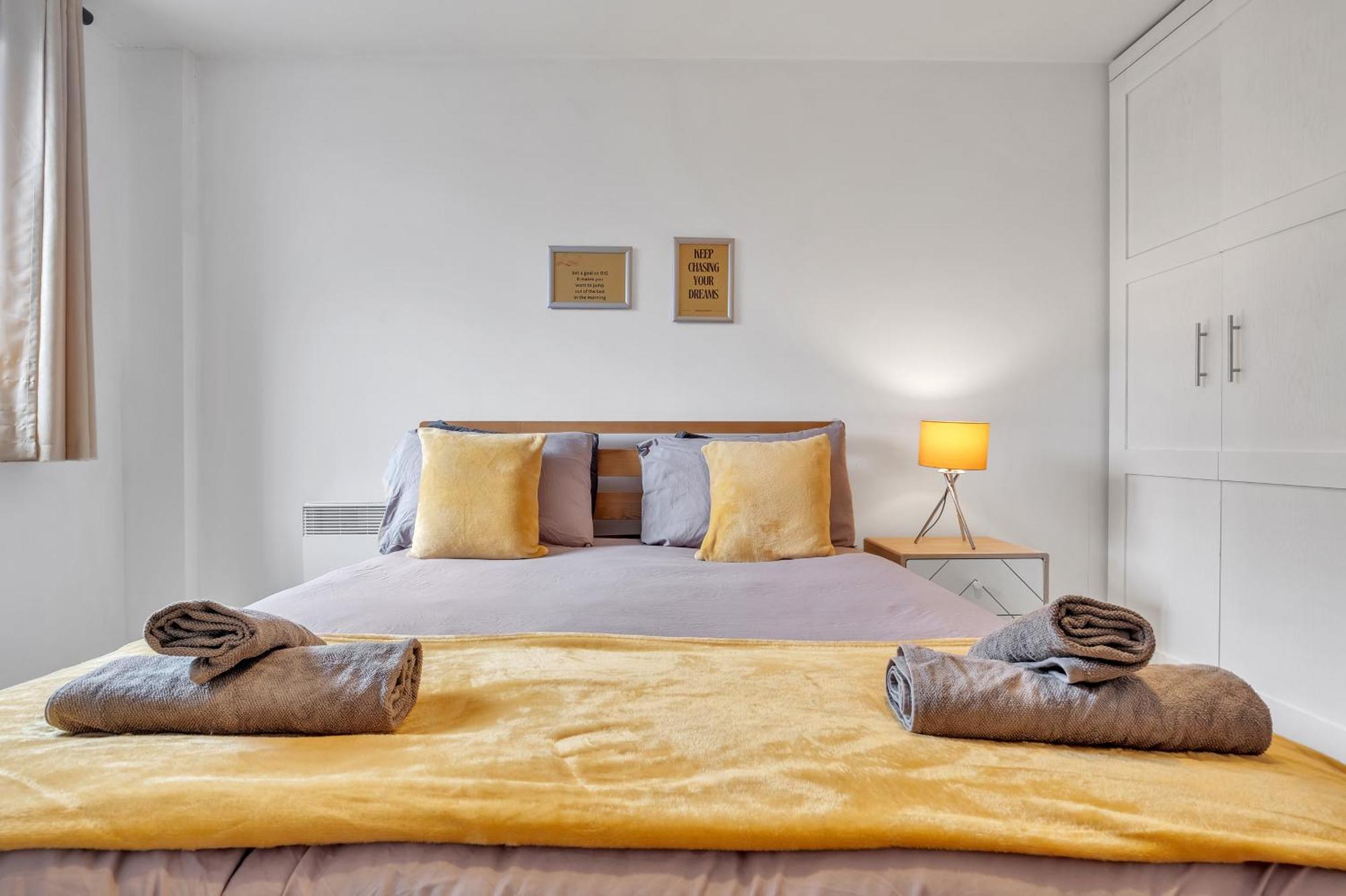 Central Suite Near Mailbox, King Bed, Ping Pong, Netflix, Sleeps 4 Бирмингам Екстериор снимка