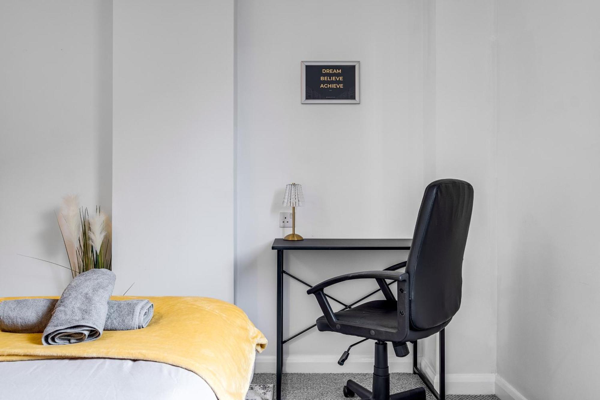 Central Suite Near Mailbox, King Bed, Ping Pong, Netflix, Sleeps 4 Бирмингам Екстериор снимка