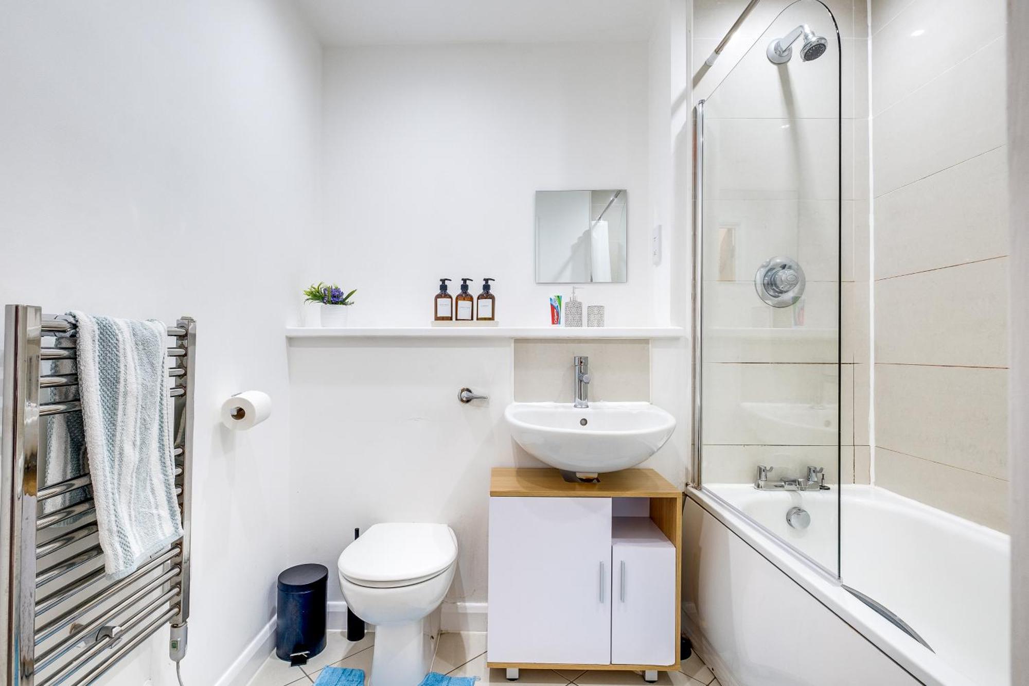 Central Suite Near Mailbox, King Bed, Ping Pong, Netflix, Sleeps 4 Бирмингам Екстериор снимка