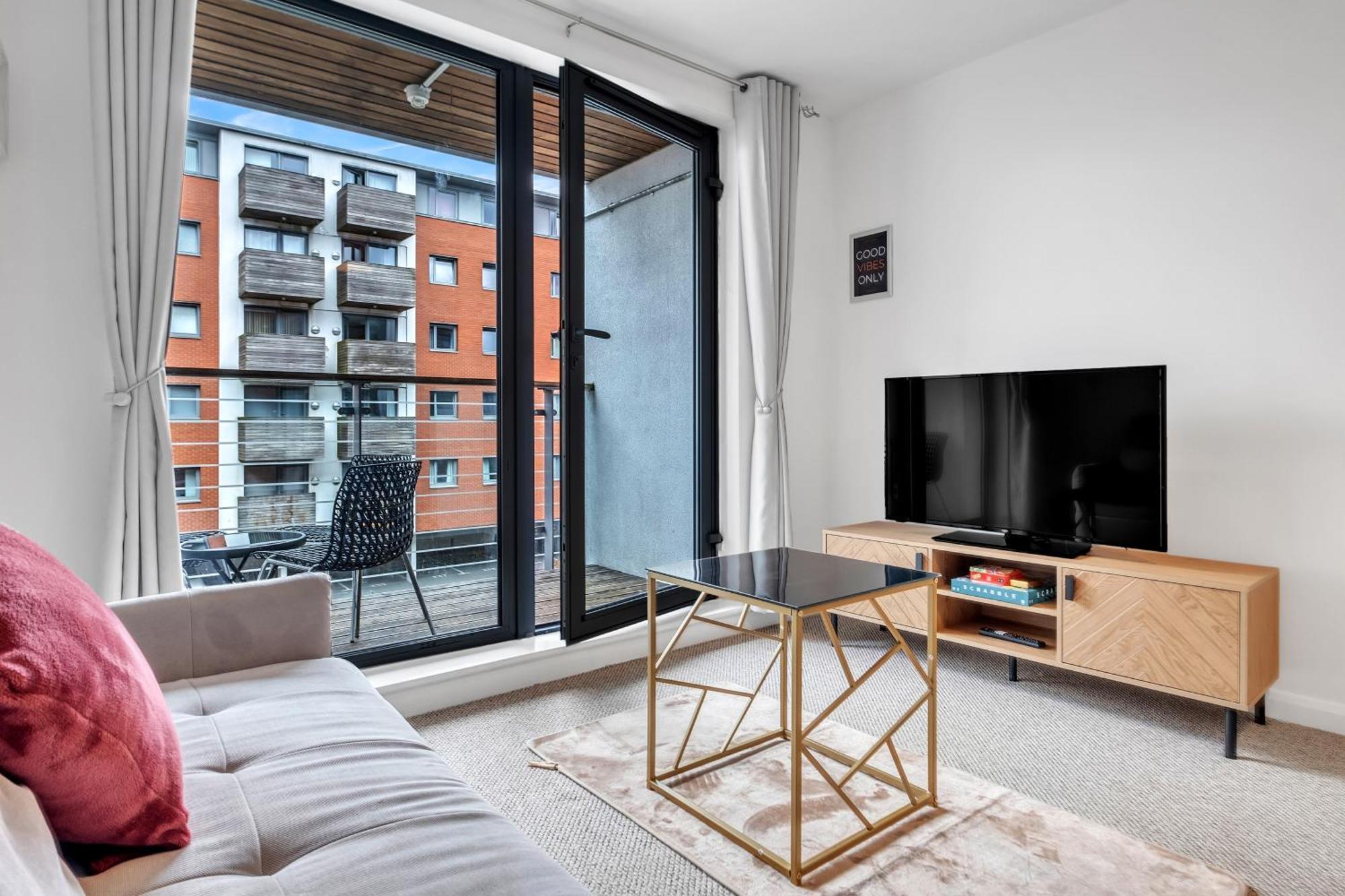 Central Suite Near Mailbox, King Bed, Ping Pong, Netflix, Sleeps 4 Бирмингам Екстериор снимка