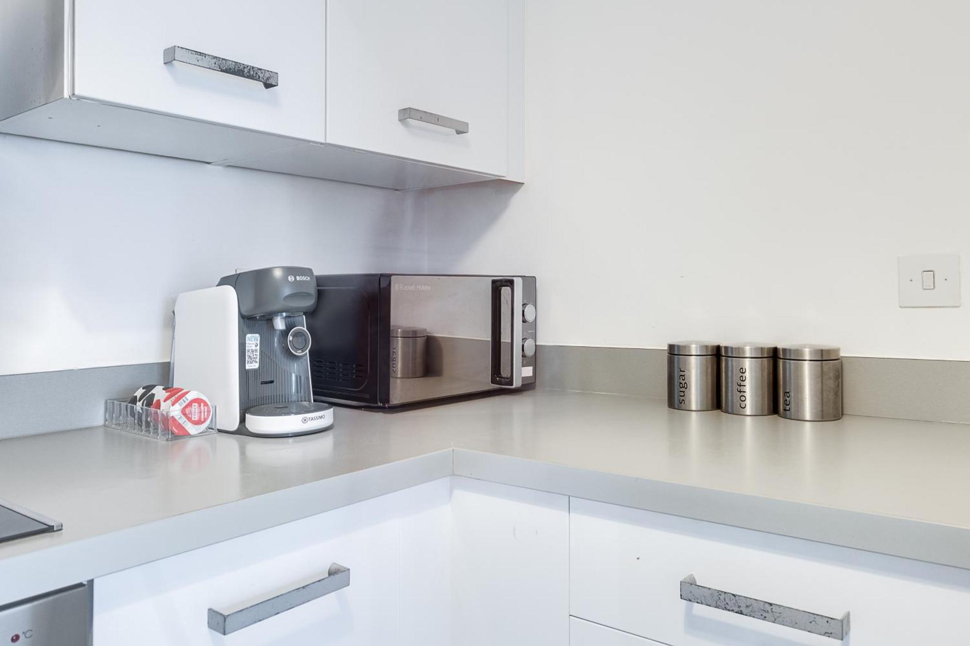 Central Suite Near Mailbox, King Bed, Ping Pong, Netflix, Sleeps 4 Бирмингам Екстериор снимка